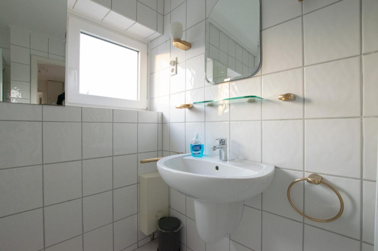 Raj Living - 1 , 3 And 4 Room Apartments - 20 Min Messe Dus & Airport Dus Meerbusch Exterior foto